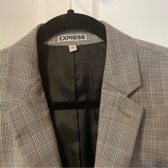 EXPRESS lightweight check wool suit. Jacket 40 short. Pants 31x32. - Picture 2 of 8